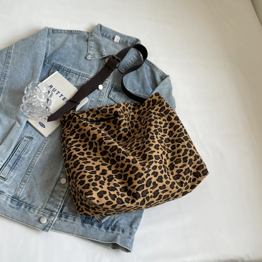 Leopard Adjustable Strap Tote Bag - Image 2