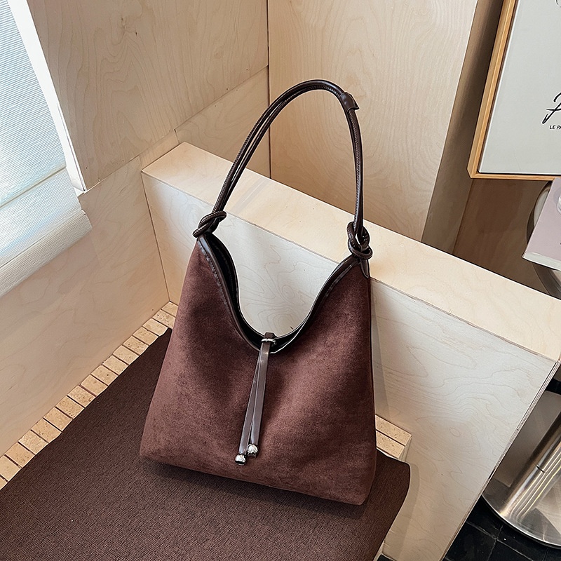 Matte Retro Women's Large Capacity Shoulder Bag, Casual Everyday Tote with Premium Texture - Image 9