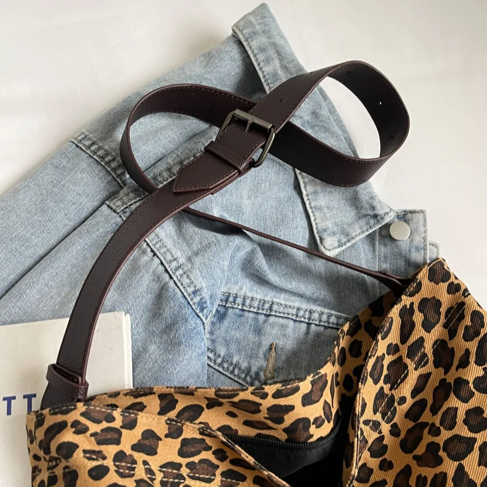 Leopard Adjustable Strap Tote Bag - Image 4