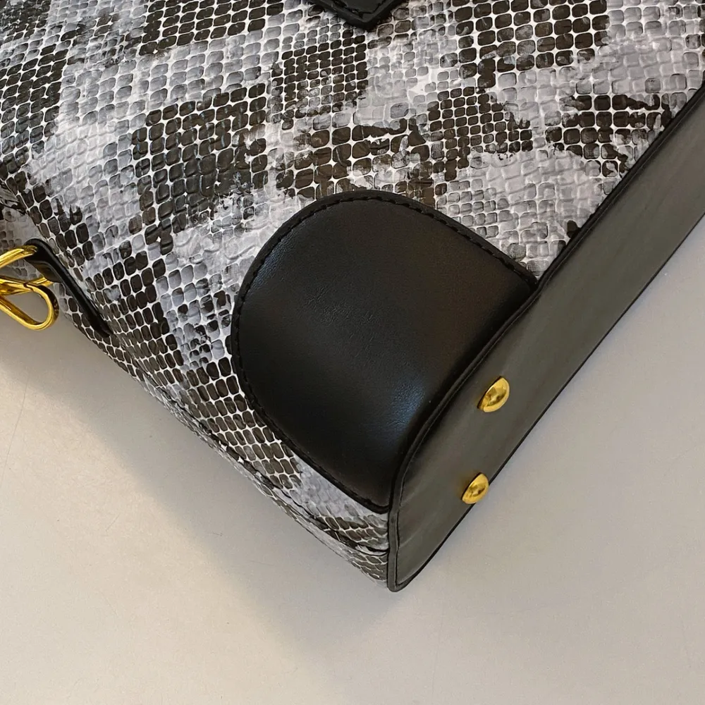 PU Leather Snakeskin Print Crossbody Bag - Image 5