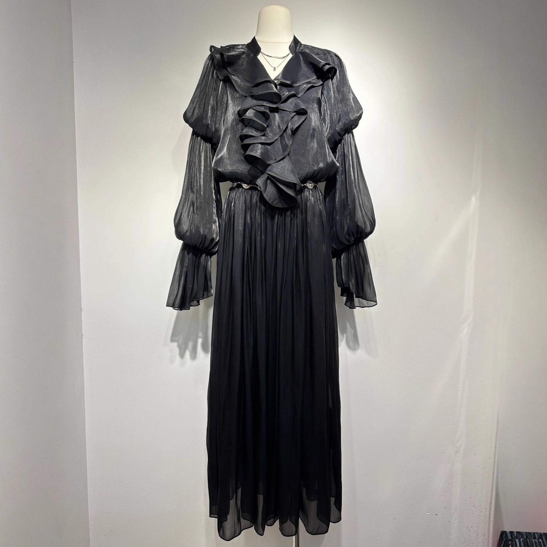 Ruffle V-neck flared sleeve elegant pleated dress - Image 5
