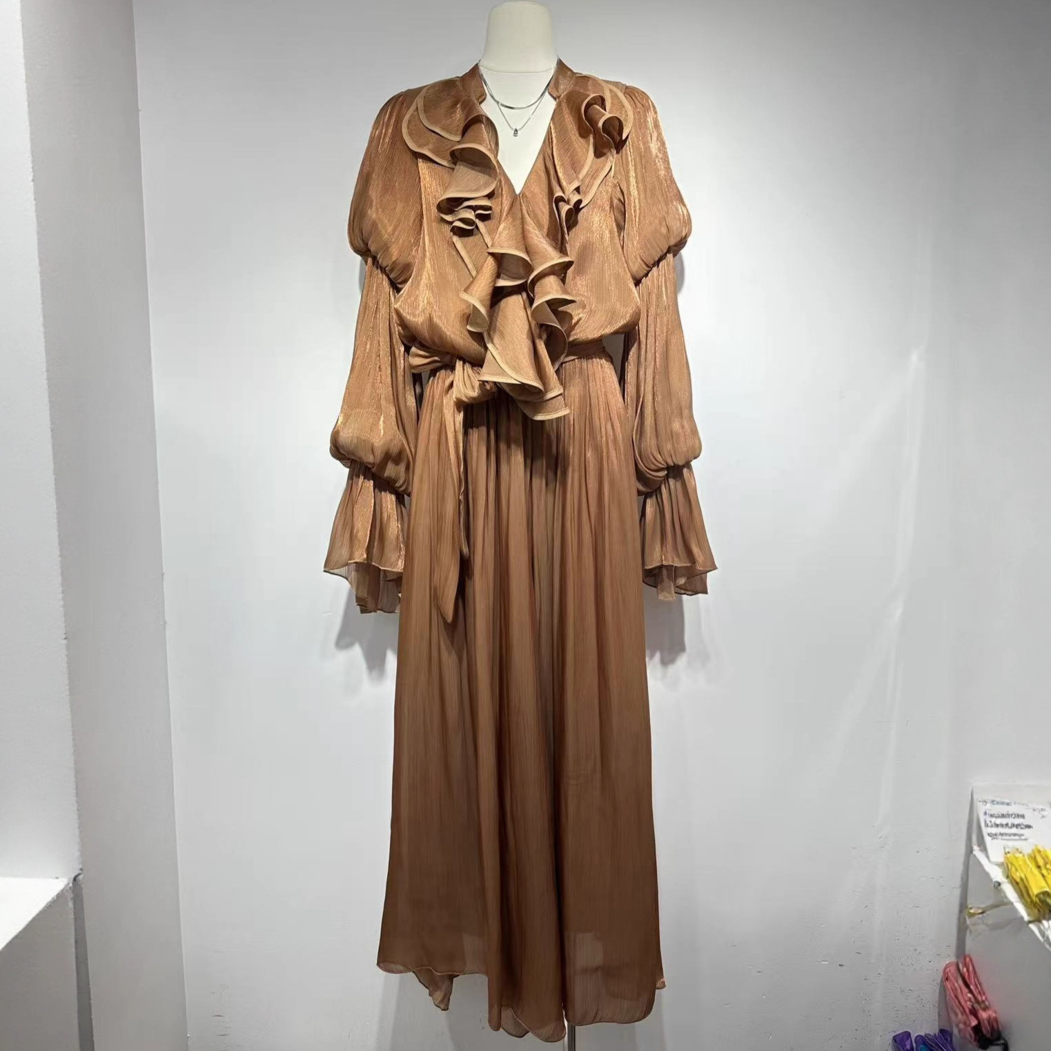 Ruffle V-neck flared sleeve elegant pleated dress - Image 3