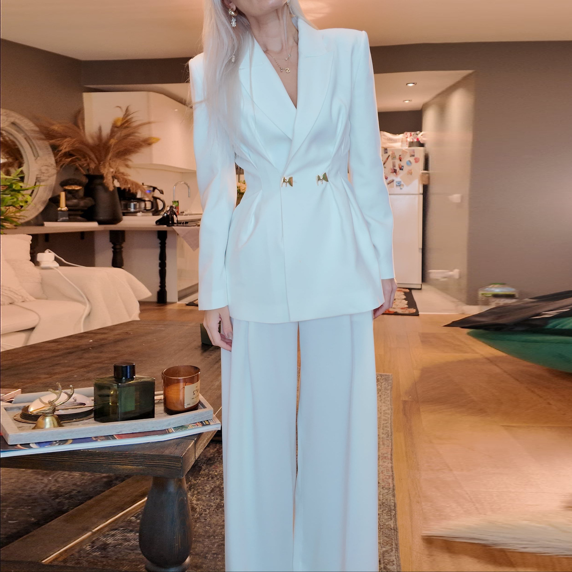 Metal buckle waist cinching suit+solid color straight leg pants - Image 4